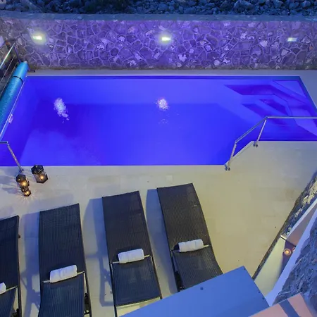 Willa Miracle 2 With Heated Pool