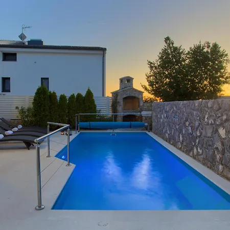 Villa Miracle 2 With Heated Pool Krk Town