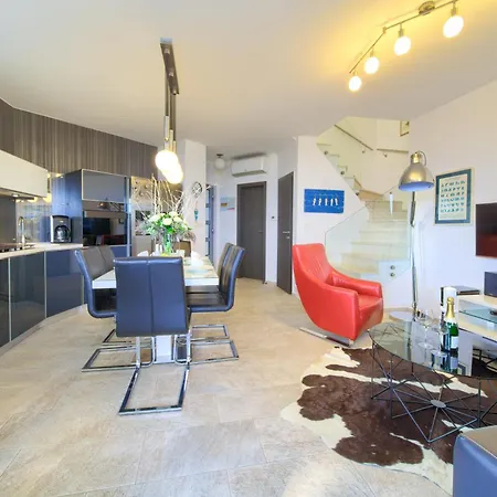 Miracle 2 With Heated Pool Krk Town