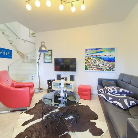 Miracle 2 With Heated Pool * Krk Town