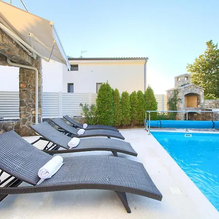 Miracle 2 With Heated Pool