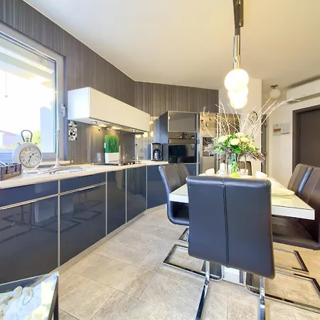 Miracle 2 With Heated Pool * Krk Town