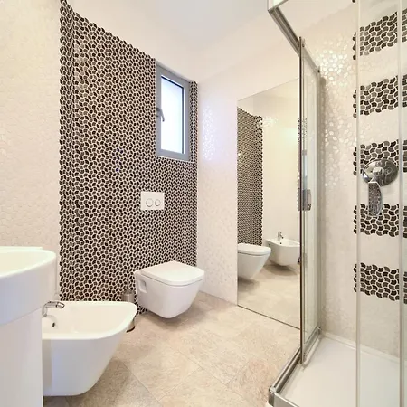 Villa Miracle 2 With Heated Pool *