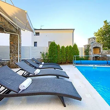 Miracle 2 With Heated Pool