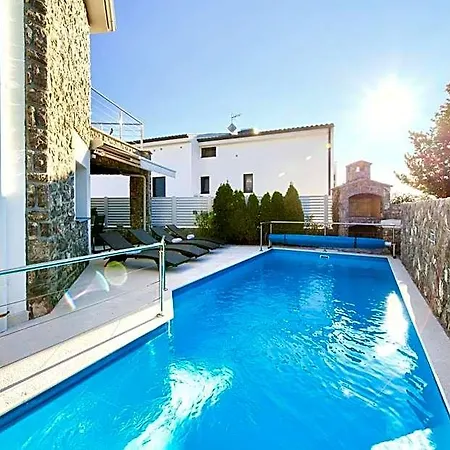 Miracle 2 With Heated Pool *
