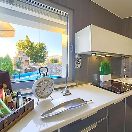 Miracle 2 With Heated Pool * Krk Town
