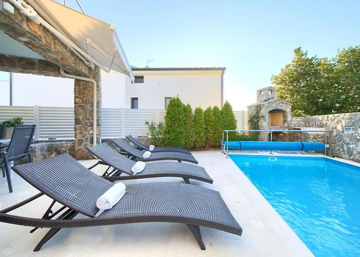 Miracle 2 With Heated Pool