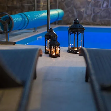 Villa Miracle 2 With Heated Pool *