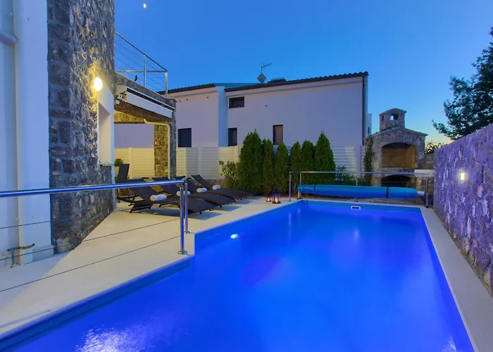 Miracle 2 With Heated Pool * Krk Town