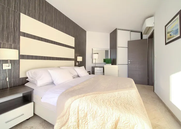 Miracle 2 With Heated Pool