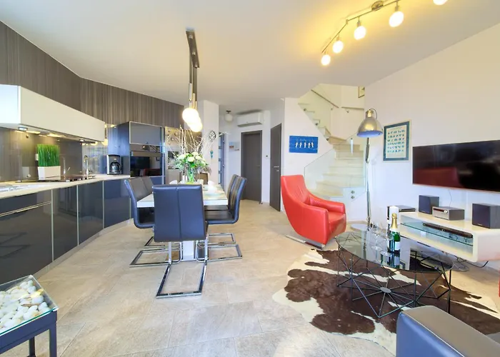 Miracle 2 With Heated Pool Krk Town