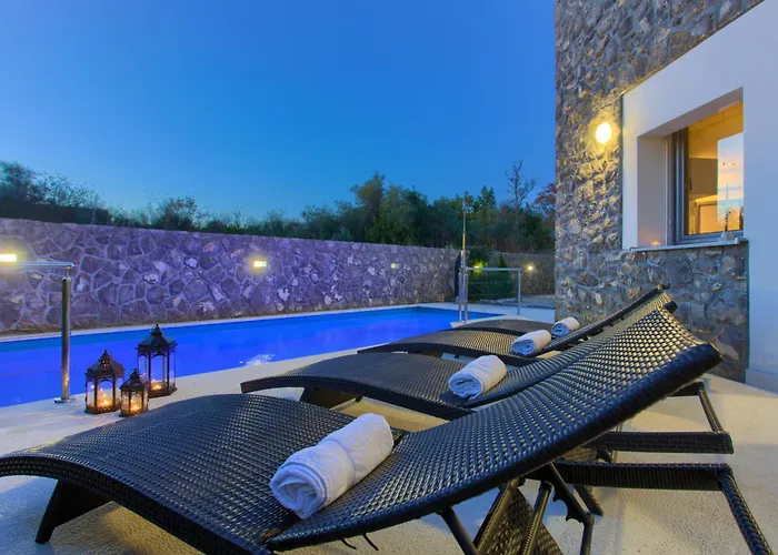 Miracle 2 With Heated Pool *