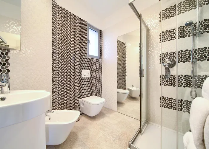 Villa Miracle 2 With Heated Pool *